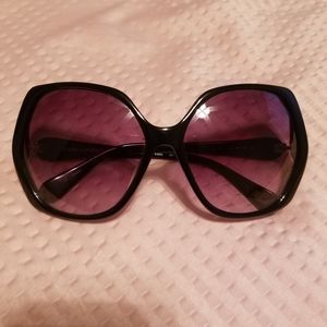 DVF Oversized Sunglasses. Black